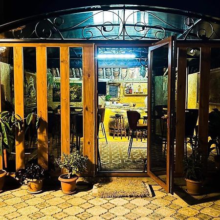 Hotel Guglux &Wine Cellar Телави Екстериор снимка