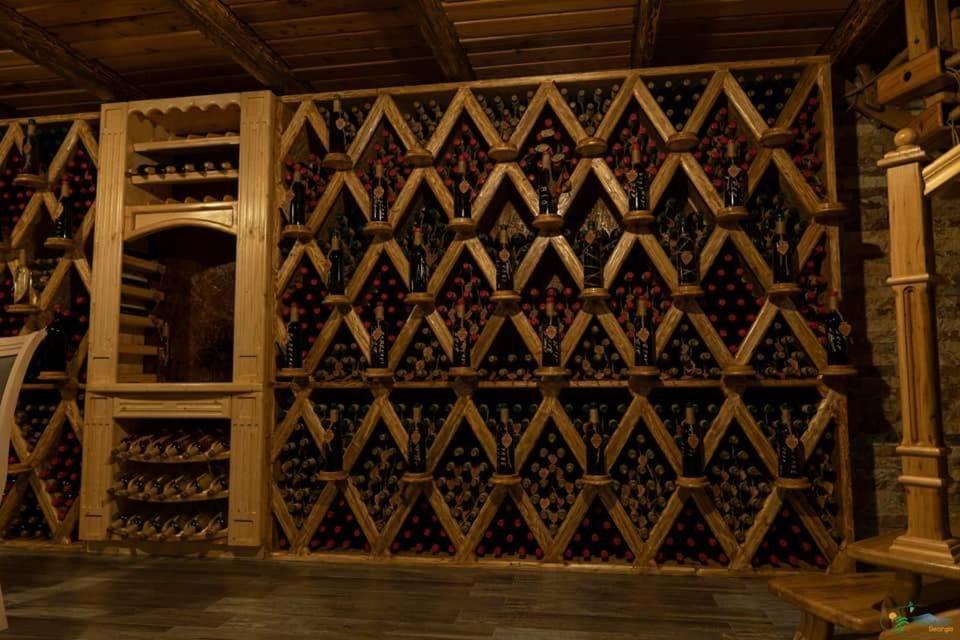 Hotel Guglux &Wine Cellar Телави Екстериор снимка