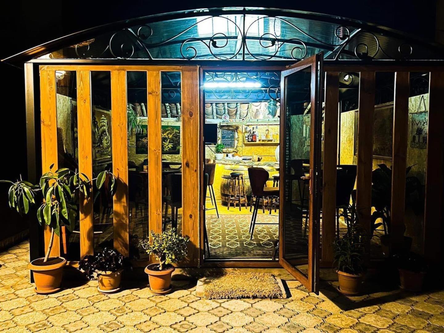 Hotel Guglux &Wine Cellar Телави Екстериор снимка