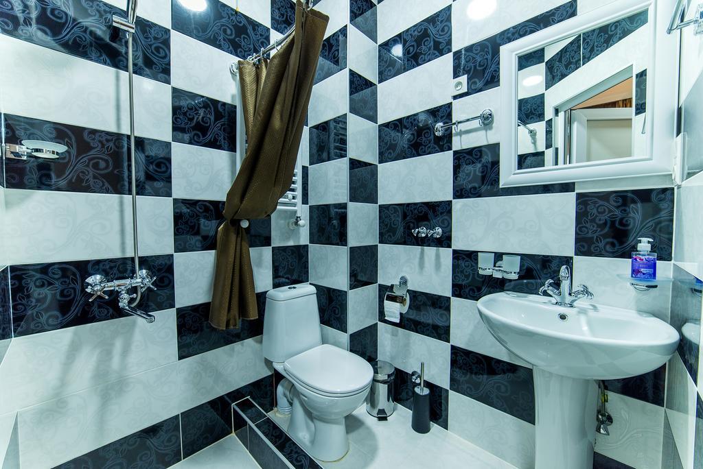 Hotel Guglux &Wine Cellar Телави Екстериор снимка