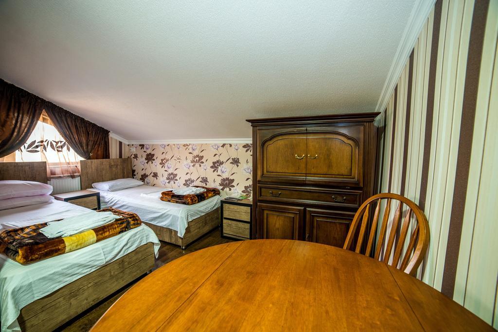 Hotel Guglux &Wine Cellar Телави Екстериор снимка