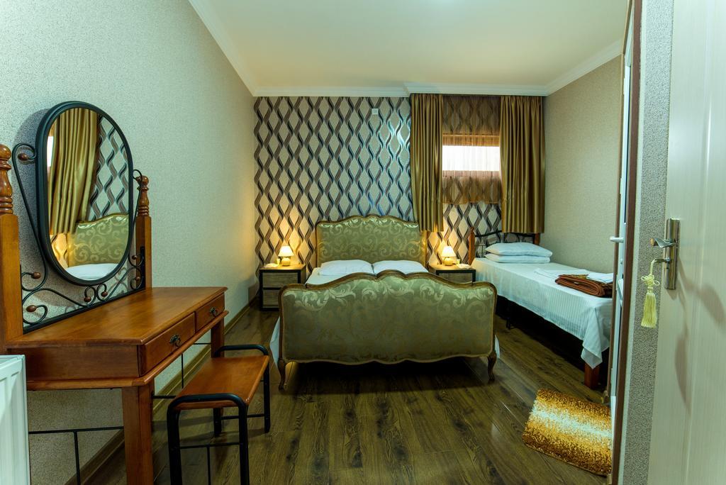 Hotel Guglux &Wine Cellar Телави Екстериор снимка