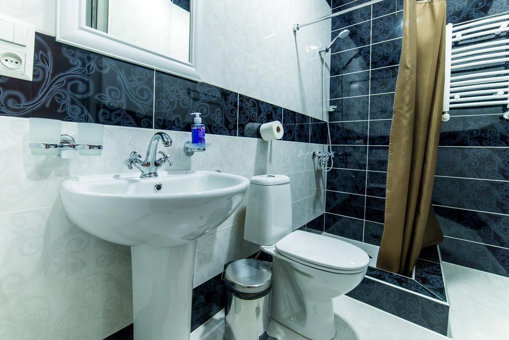 Hotel Guglux &Wine Cellar Телави Екстериор снимка