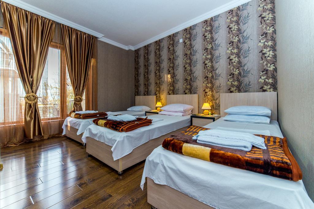 Hotel Guglux &Wine Cellar Телави Екстериор снимка